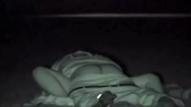 彼女は彼女の隣人に近づいて家に帰るのでクソ 女性 安心 セックス 動画