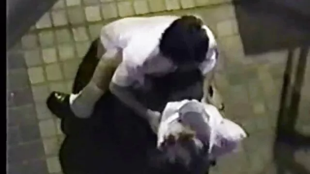 Tara Whiteはベッドのクソで最も活発な女性です セックス 動画 女 同士