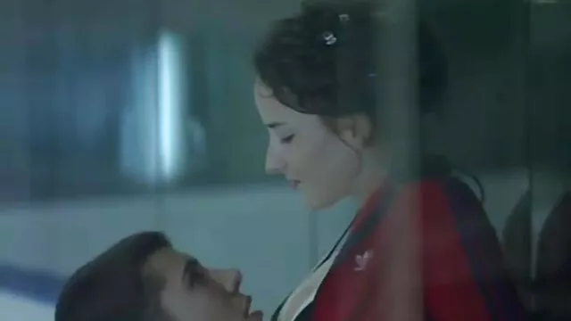 成熟したMILF タツ 男優 動画 fucks男と黒コックに栄光の穴
